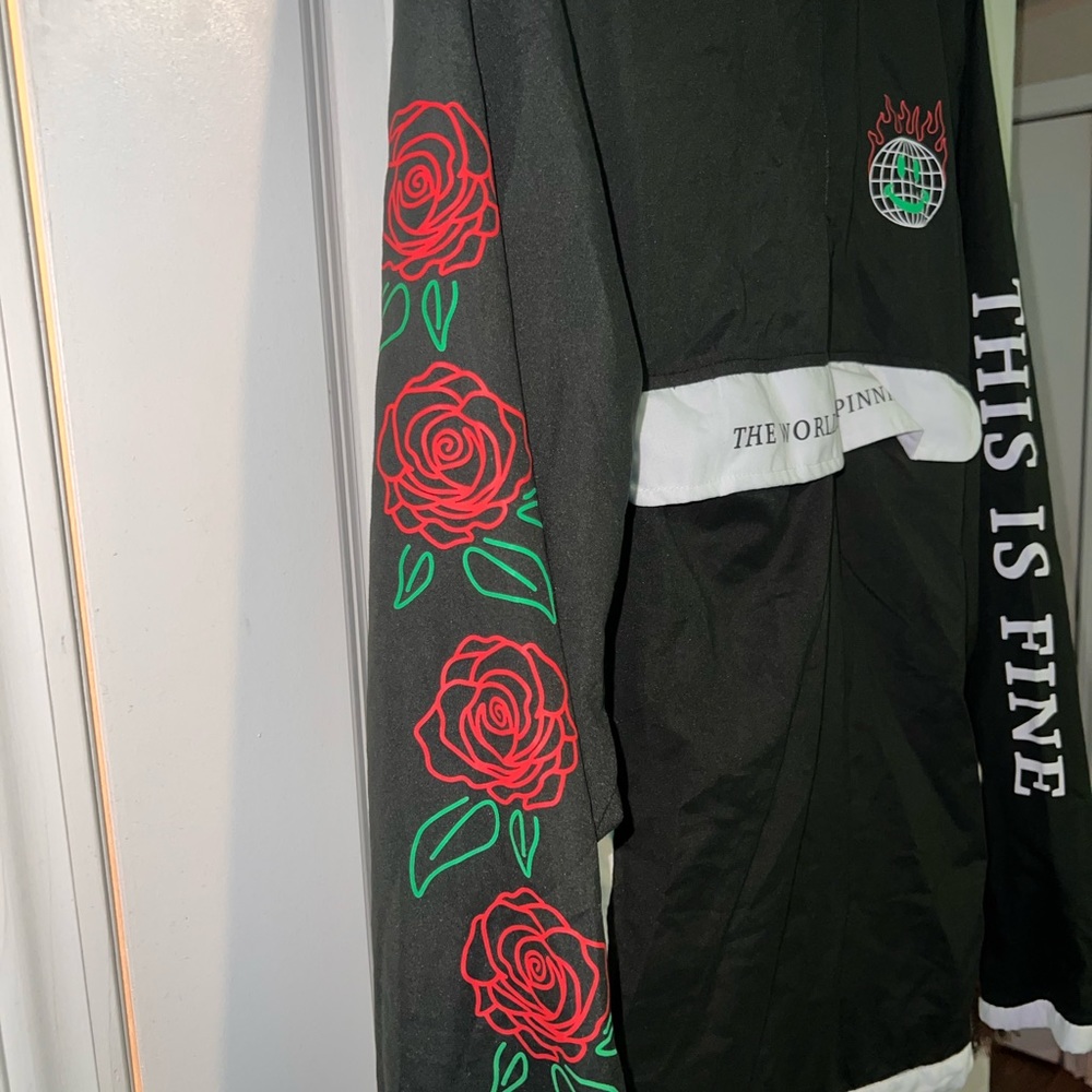 Pull-over/Windbreaker - Picture 3 of 4
